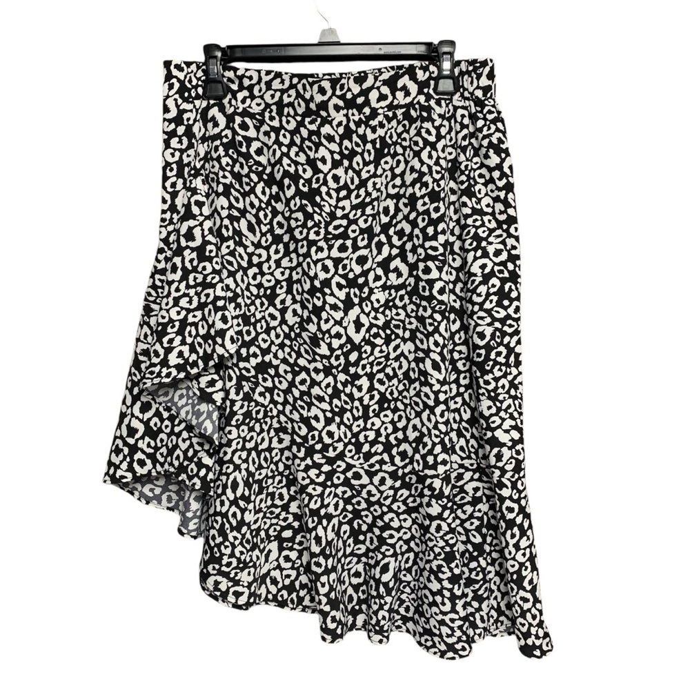 Pretty Garden large ruffle skirt black/white ruffles hide a high slit